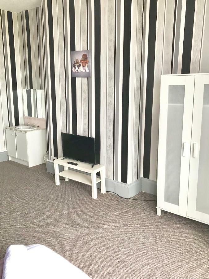 The Mews Inn Рил Экстерьер фото